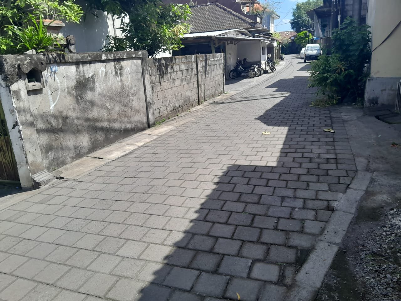 1 BIDANG TANAH DENGAN TOTAL LUAS 795 M2 BERIKUT BANGUNAN DI KOTA DENPASAR