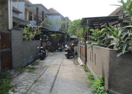 1 BIDANG TANAH DENGAN TOTAL LUAS 100 M2 BERIKUT BANGUNAN DI KABUPATEN GIANYAR