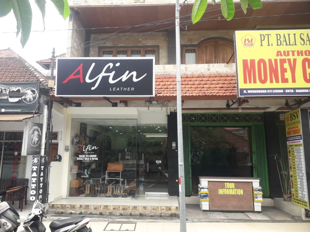 1 BIDANG TANAH DENGAN TOTAL LUAS 49 M2 BERIKUT DENGAN BANGUNAN DI KABUPATEN BADUNG 