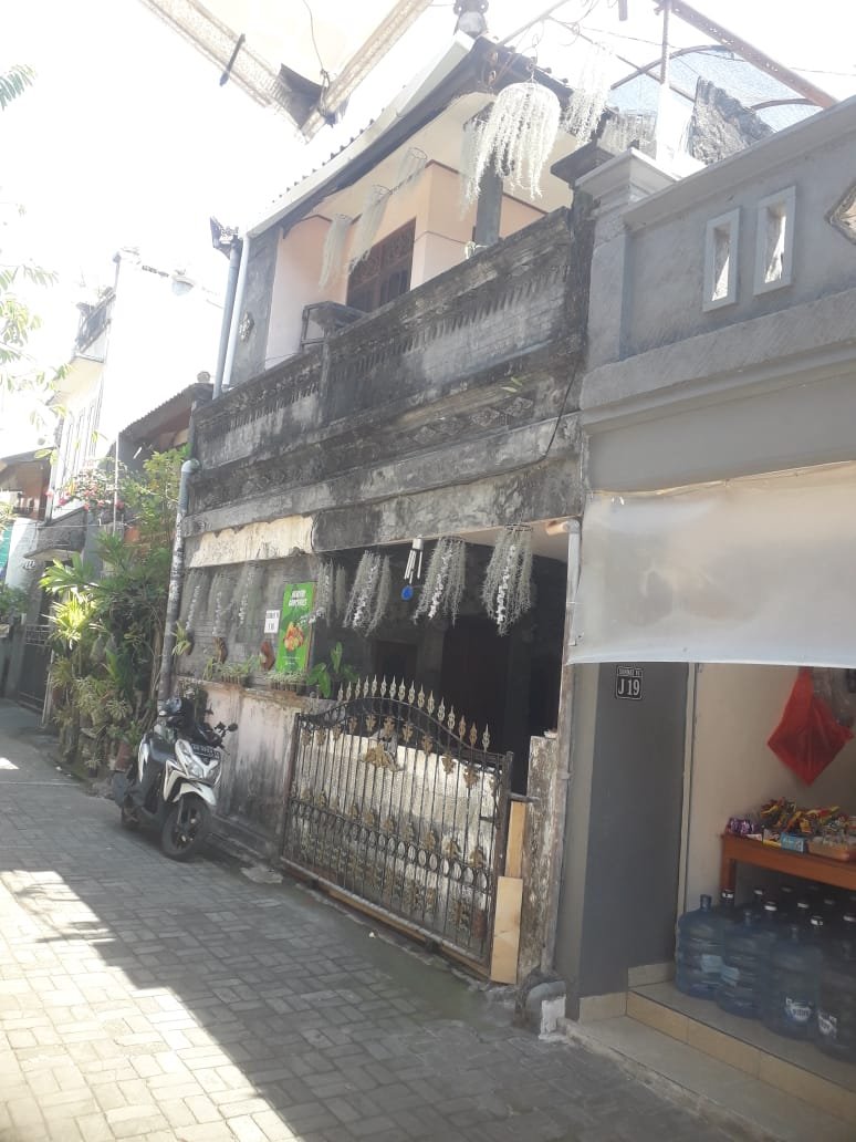 1 BIDANG TANAH DENGAN LUAS 63 M2 BERIKUT BANGUNAN DI KABUPATEN TABANAN 