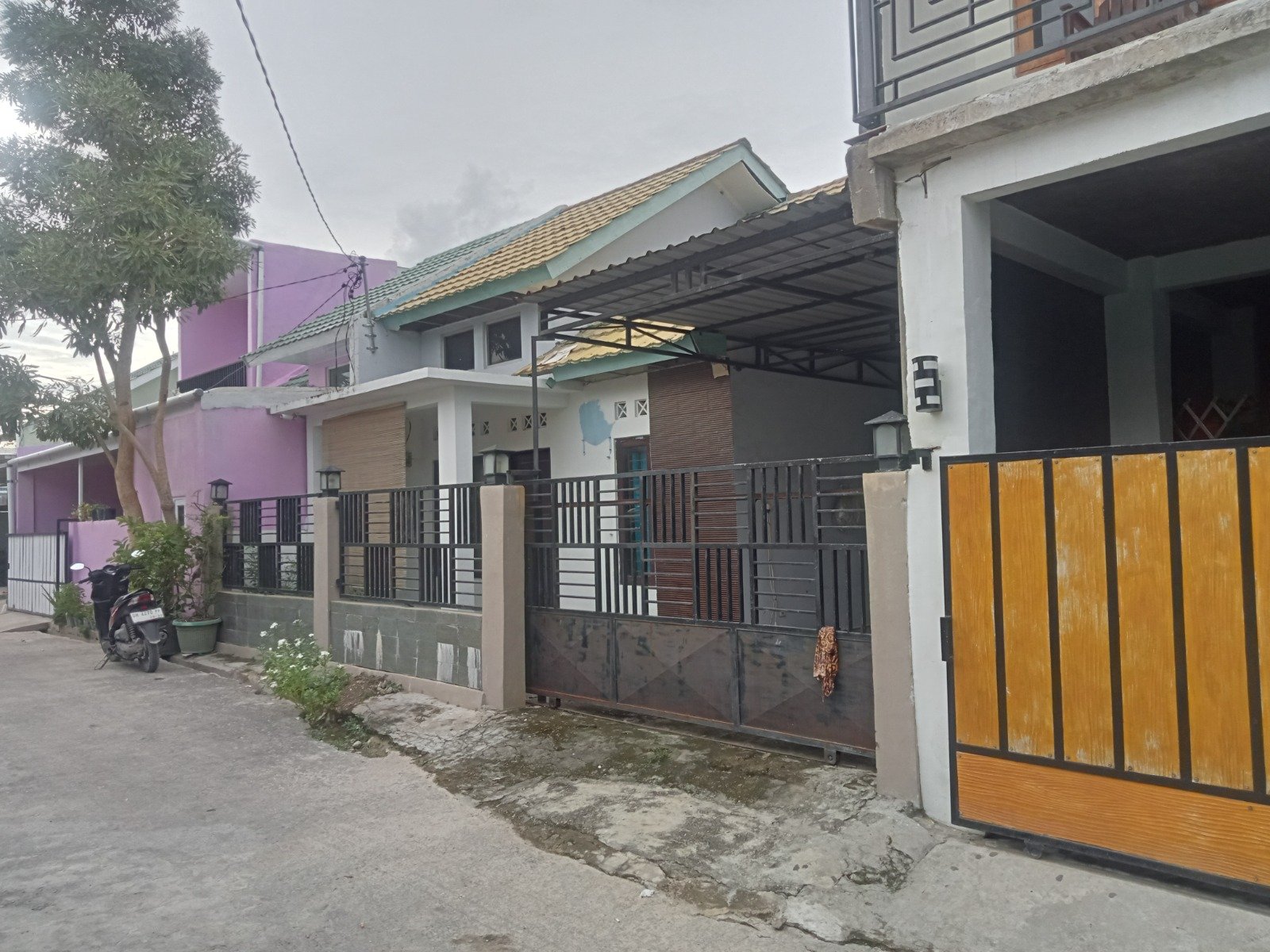 1 BIDANG TANAH DENGAN TOTAL LUAS 92 M2 BERIKUT BANGUNAN DI KOTA KUPANG