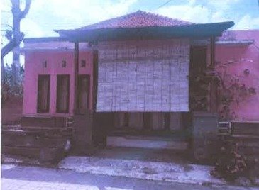 2 BIDANG TANAH DENGAN LS TOTAL 200 M2 BERIKUT BANGUNAN DI KABUPATEN GIANYAR 
